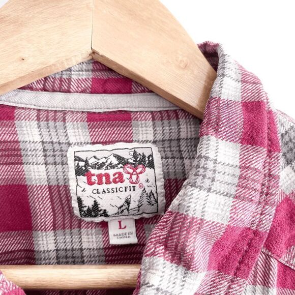 Aritzia Tna Classic Fit Women's Button Down Flannel Shirt Plaid Red Large - Picture 5 of 9